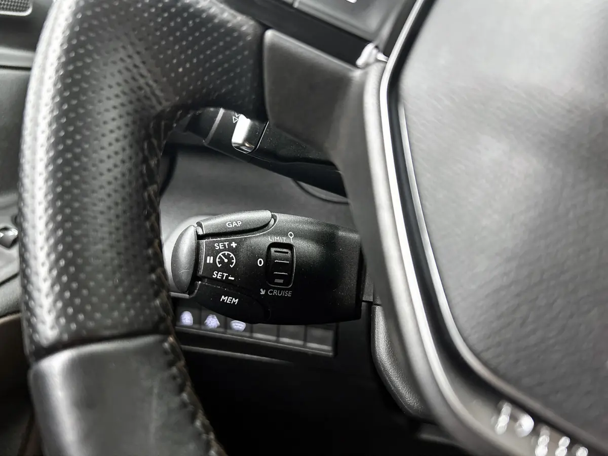 Long 1.2 131PK Automaat GT 7pers. * Distributie vv.bij 95Dkm * / Trekhaak / Airco-ecc. / Pdc+Camera / Navigatie / 2xSchuifdeur / Apk 03-2027