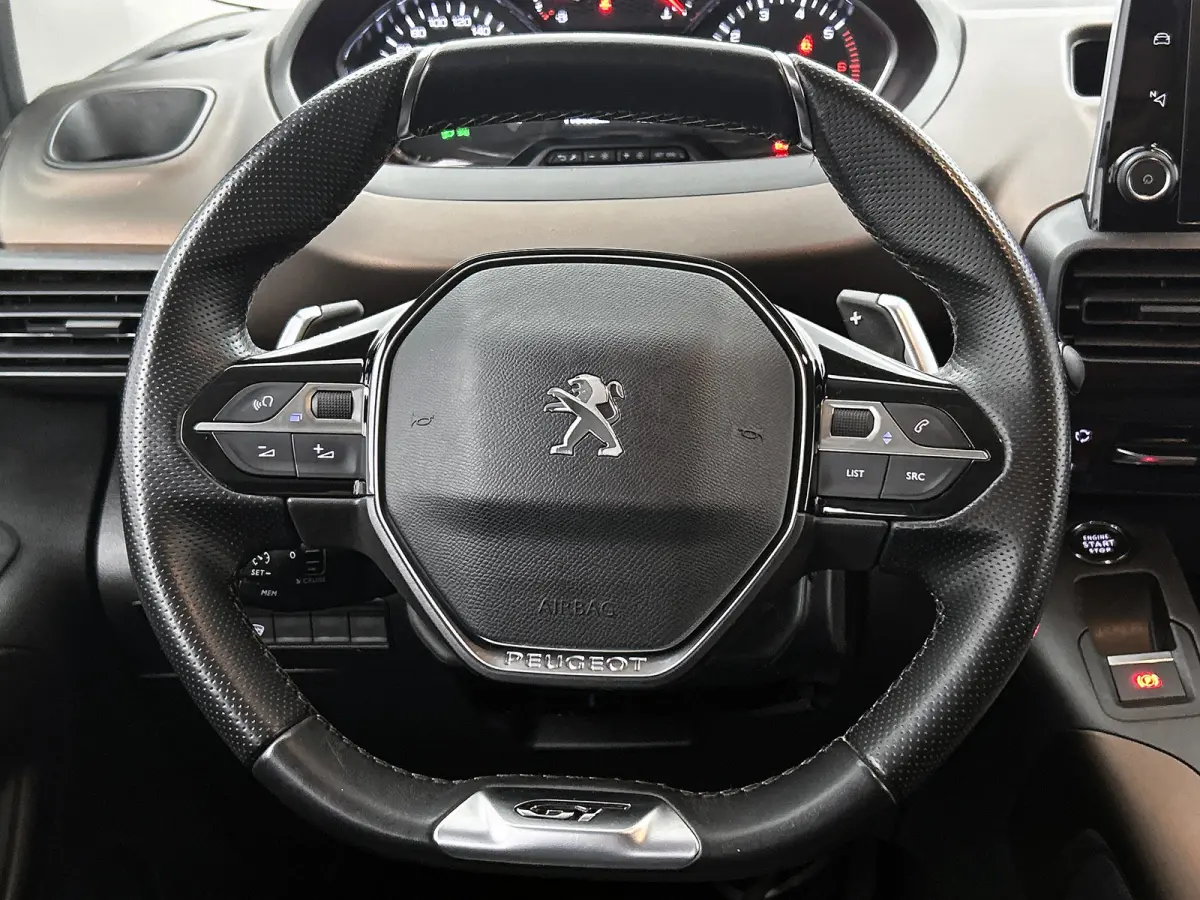 Long 1.2 131PK Automaat GT 7pers. * Distributie vv.bij 95Dkm * / Trekhaak / Airco-ecc. / Pdc+Camera / Navigatie / 2xSchuifdeur / Apk 03-2027