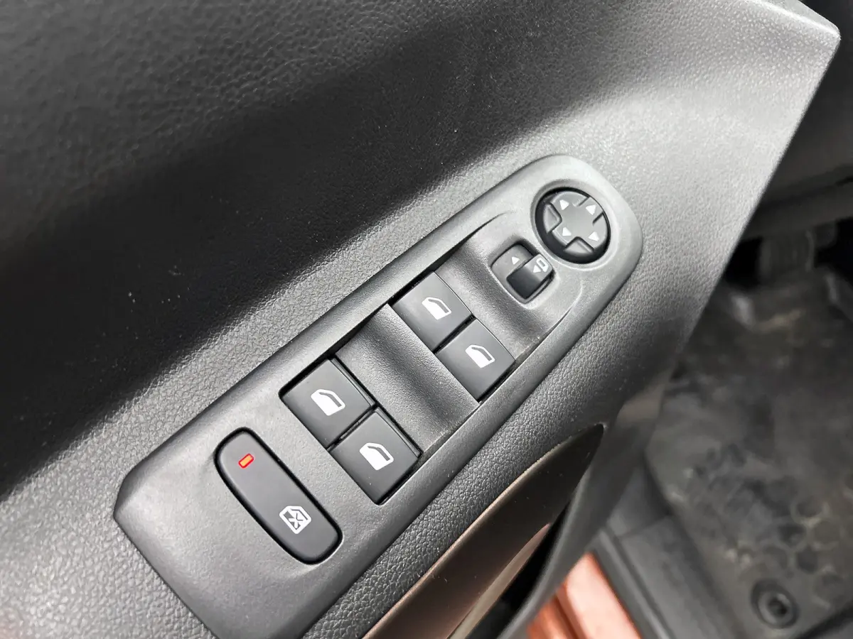 Long 1.2 131PK Automaat GT 7pers. * Distributie vv.bij 95Dkm * / Trekhaak / Airco-ecc. / Pdc+Camera / Navigatie / 2xSchuifdeur / Apk 03-2027