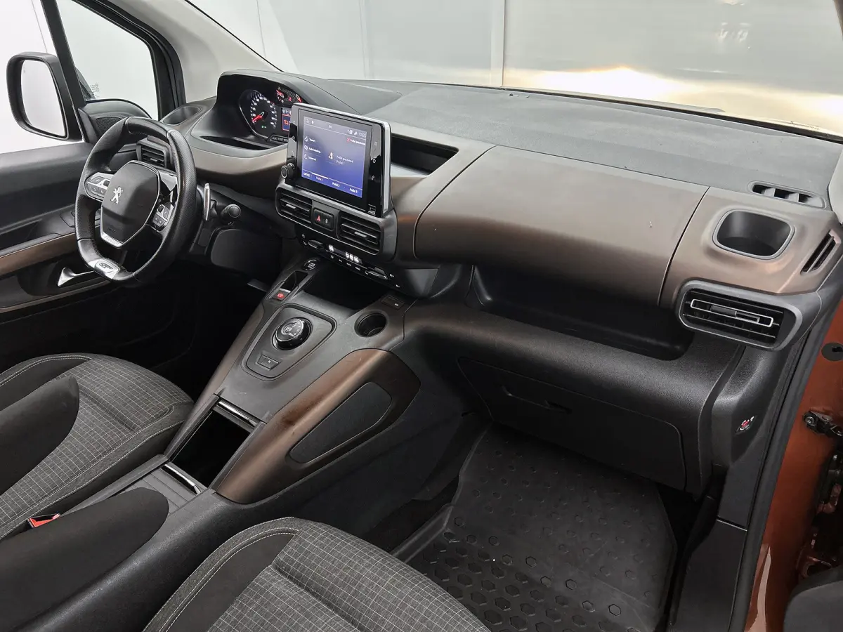 Long 1.2 131PK Automaat GT 7pers. * Distributie vv.bij 95Dkm * / Trekhaak / Airco-ecc. / Pdc+Camera / Navigatie / 2xSchuifdeur / Apk 03-2027