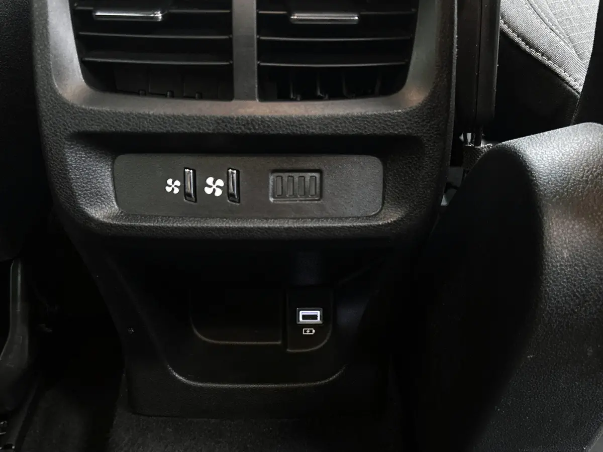 Long 1.2 131PK Automaat GT 7pers. * Distributie vv.bij 95Dkm * / Trekhaak / Airco-ecc. / Pdc+Camera / Navigatie / 2xSchuifdeur / Apk 03-2027