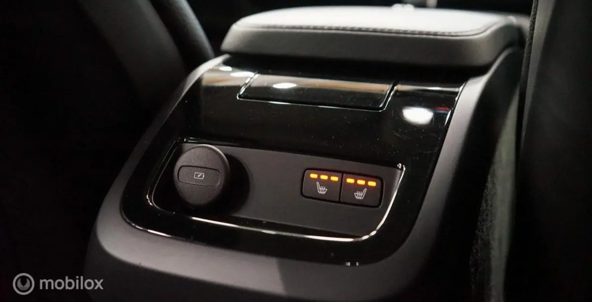 2.0 T6 Plug-in hybrid AWD Plus Dark, B&W, trekhaak