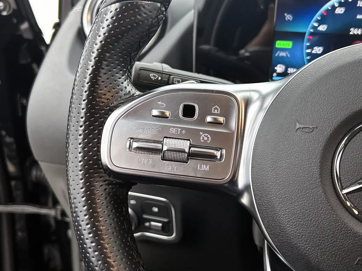 250 e Hybride Premium Design AMG line / 1/2 Leder / Stoelverwarming / Pdc+Camera / Navigatie / Apk 01-2028