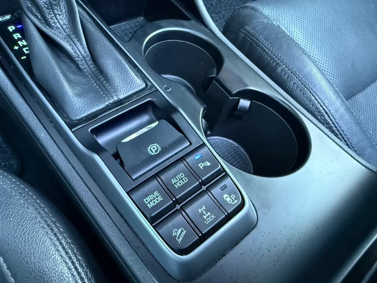 1.6 T-GDi Premium 4WD - Automaat - Pano/schuifdak - Leder - Navi - Winterpakket