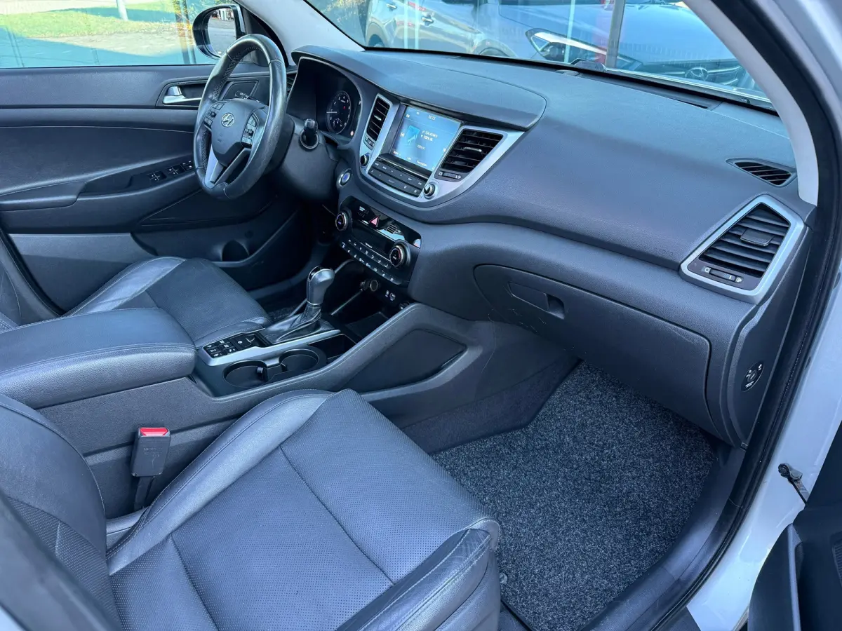 1.6 T-GDi Premium 4WD - Automaat - Pano/schuifdak - Leder - Navi - Winterpakket