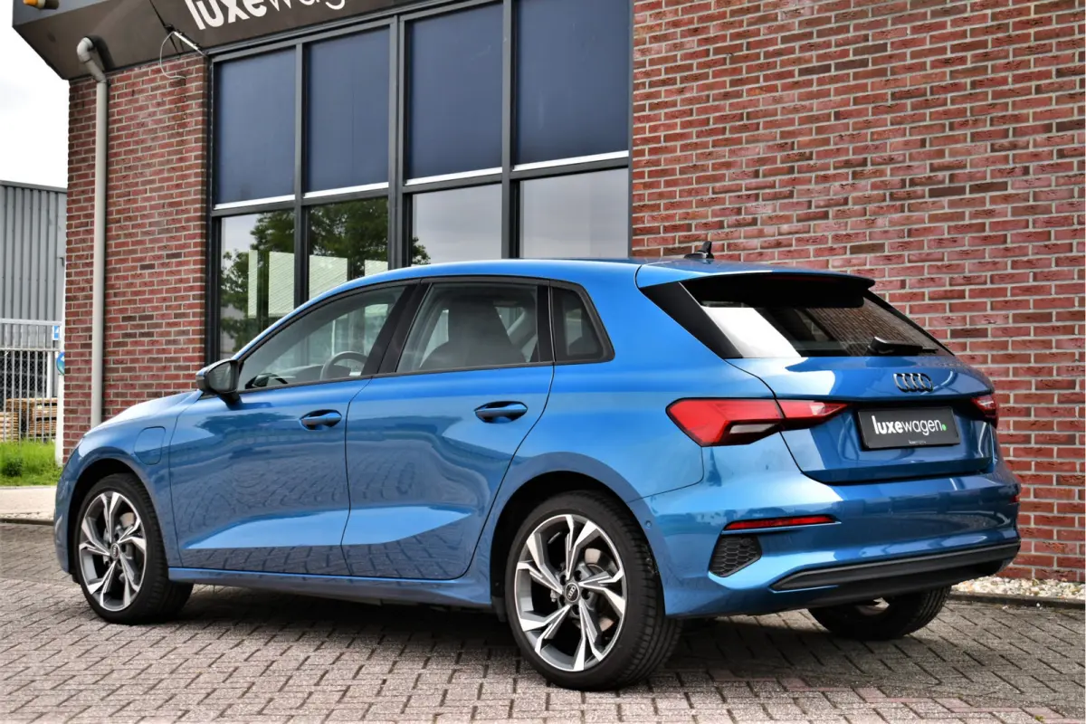 40 TFSI e 29dkm | Atollblau | S-zetels | El-klep