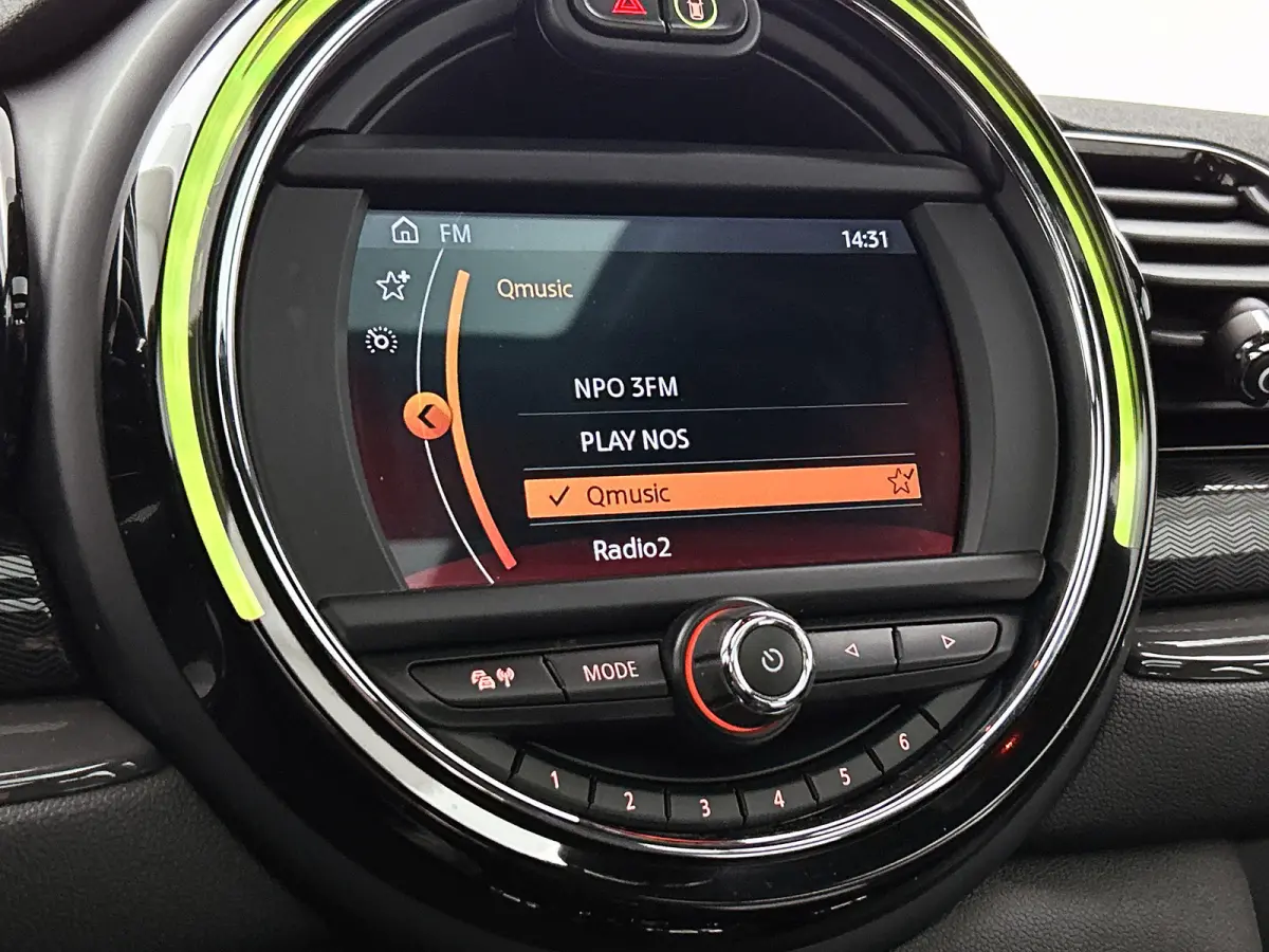 Mini 1.5 One Business Edition / Airco-ecc / Navigatie / Panorama schuifdak / Leder / Cruise-ctr. / Apk 10-2026