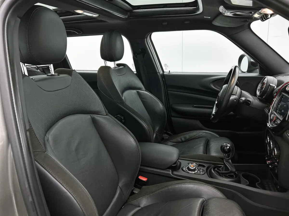 Mini 1.5 One Business Edition / Airco-ecc / Navigatie / Panorama schuifdak / Leder / Cruise-ctr. / Apk 10-2026