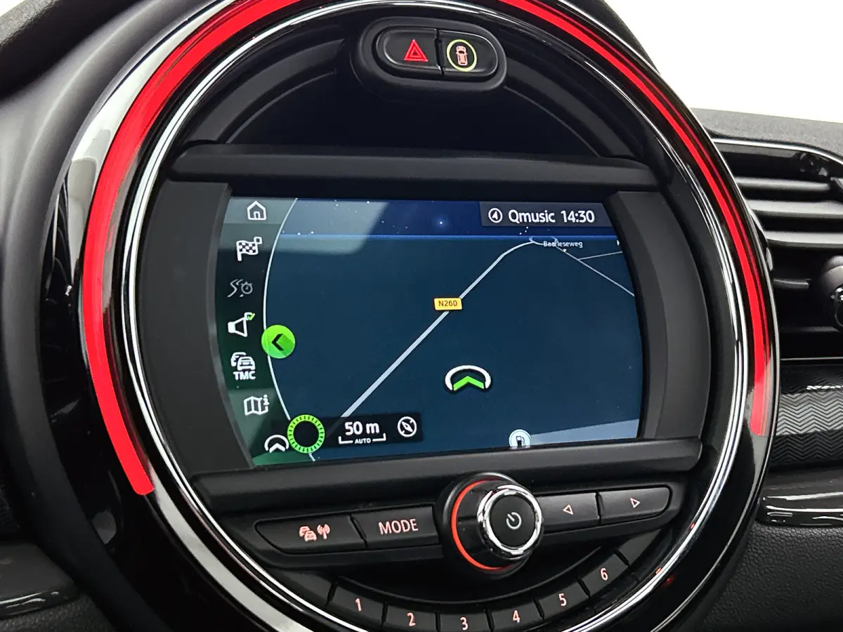 Mini 1.5 One Business Edition / Airco-ecc / Navigatie / Panorama schuifdak / Leder / Cruise-ctr. / Apk 10-2026