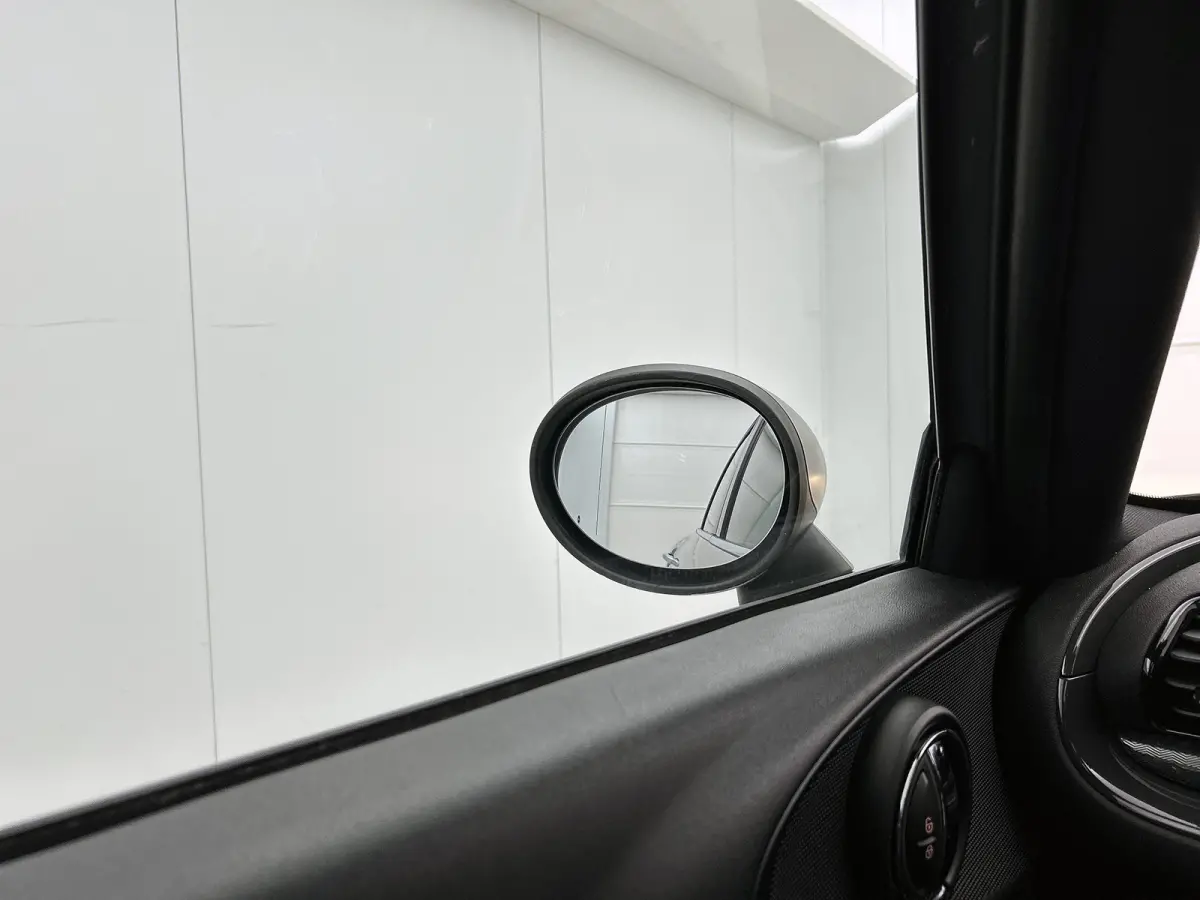 Mini 1.5 One Business Edition / Airco-ecc / Navigatie / Panorama schuifdak / Leder / Cruise-ctr. / Apk 10-2026