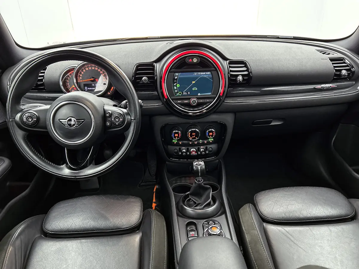 Mini 1.5 One Business Edition / Airco-ecc / Navigatie / Panorama schuifdak / Leder / Cruise-ctr. / Apk 10-2026