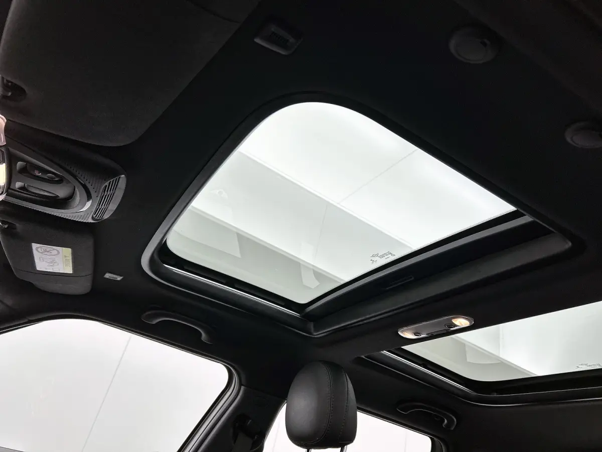 Mini 1.5 One Business Edition / Airco-ecc / Navigatie / Panorama schuifdak / Leder / Cruise-ctr. / Apk 10-2026