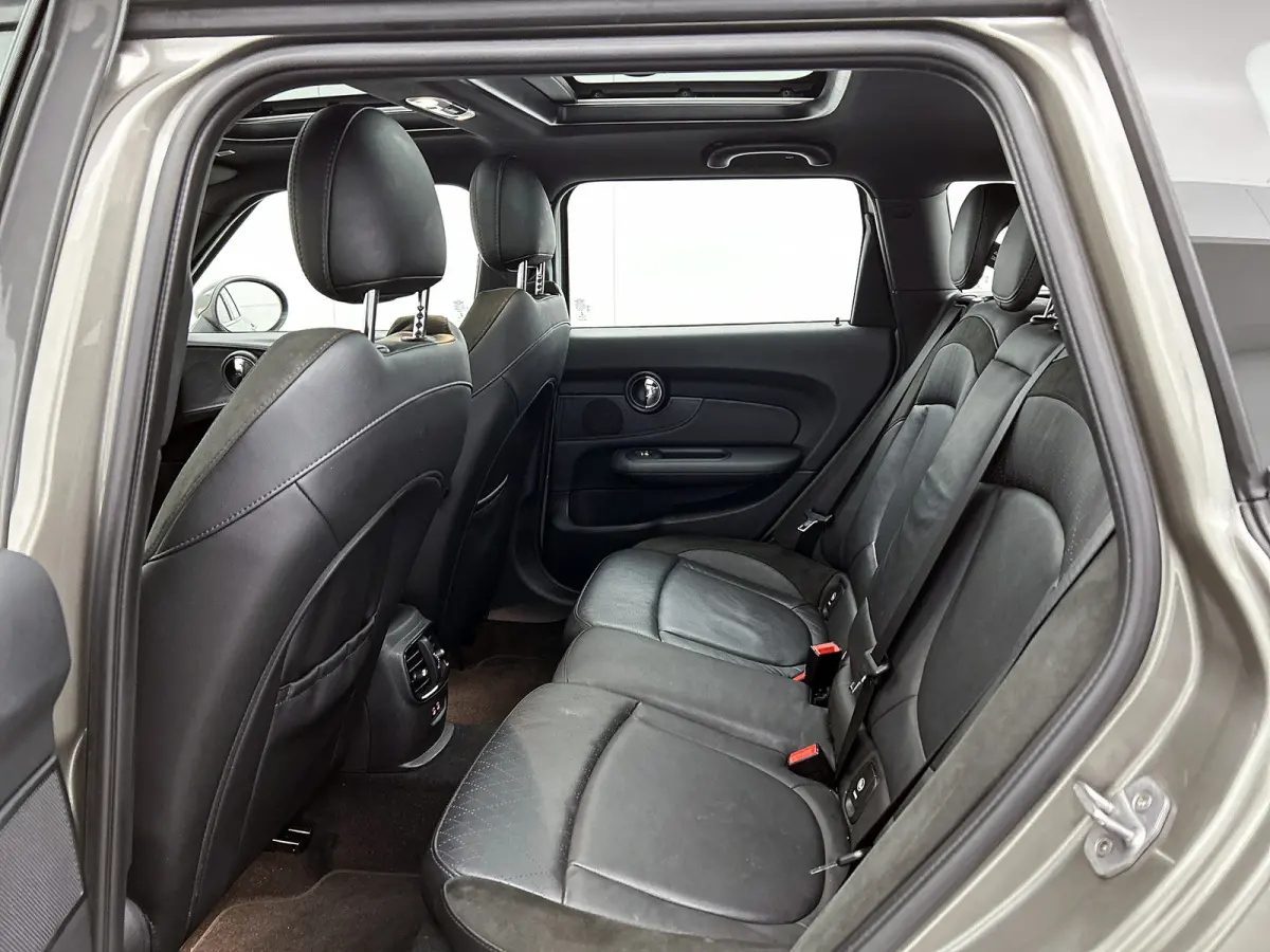 Mini 1.5 One Business Edition / Airco-ecc / Navigatie / Panorama schuifdak / Leder / Cruise-ctr. / Apk 10-2026