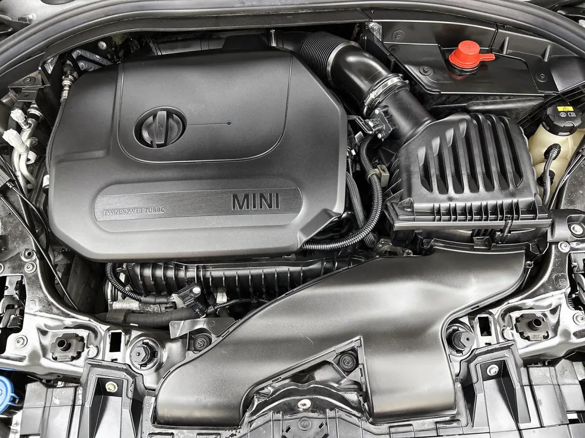 Mini 1.5 One Business Edition / Airco-ecc / Navigatie / Panorama schuifdak / Leder / Cruise-ctr. / Apk 10-2026