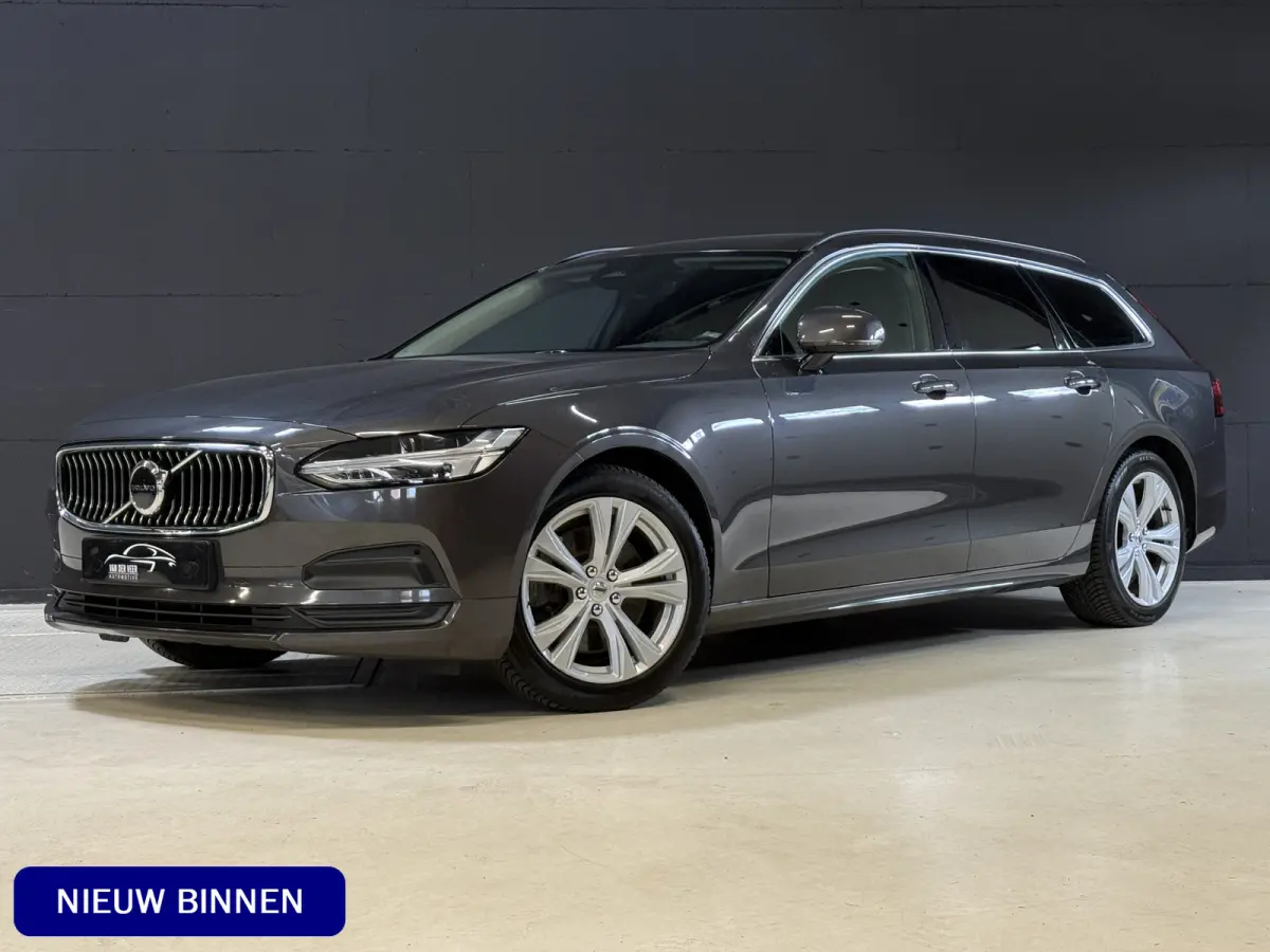 2.0 B4 Momentum Business | Keyless | Trekhaak | Apple Carplay