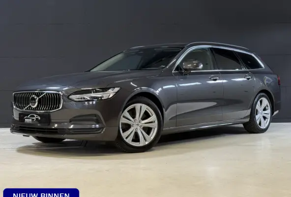 2.0 B4 Momentum Business | Keyless | Trekhaak | Apple Carplay