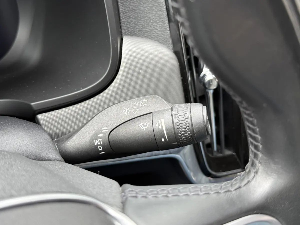 2.0 B4 Momentum Business | Keyless | Trekhaak | Apple Carplay