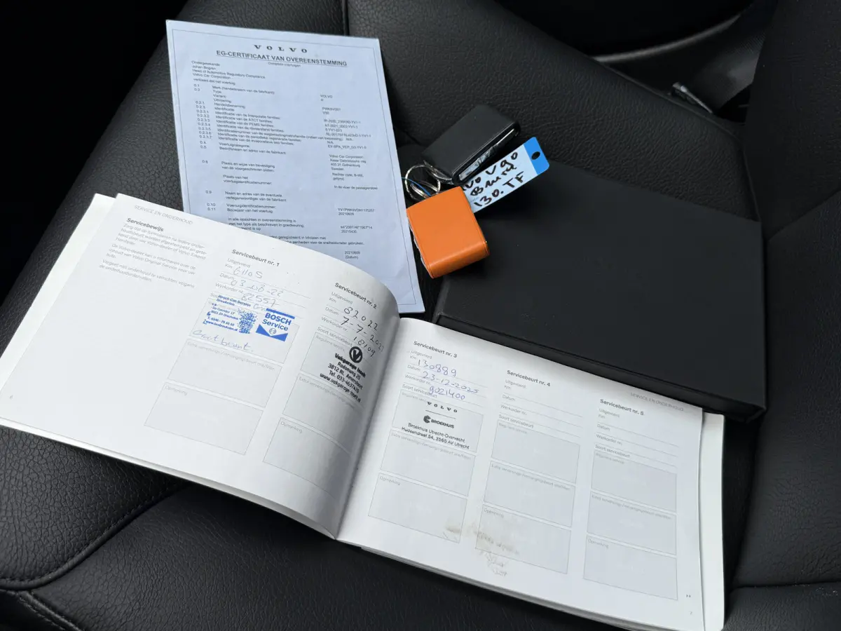 2.0 B4 Momentum Business | Keyless | Trekhaak | Apple Carplay