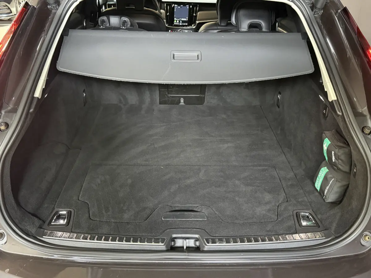 2.0 B4 Momentum Business | Keyless | Trekhaak | Apple Carplay