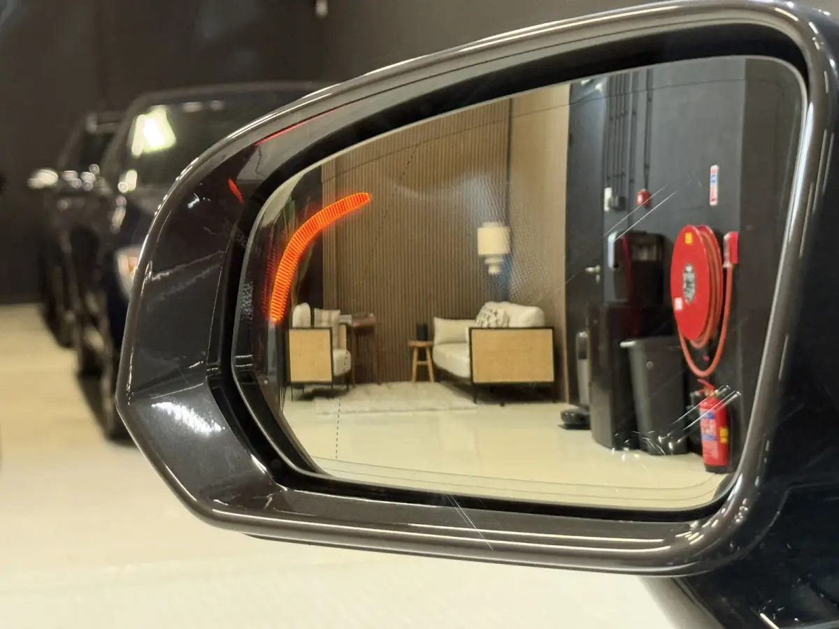 2.0 B4 Momentum Business | Keyless | Trekhaak | Apple Carplay
