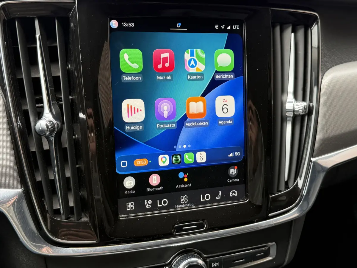 2.0 B4 Momentum Business | Keyless | Trekhaak | Apple Carplay