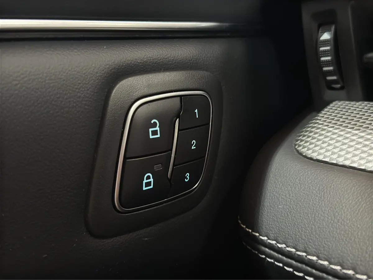 Standard RWD 75 kWh | SOH 90% | Pano | Adapt. Cruise | Blis | B&O | Apple Carplay | 19''