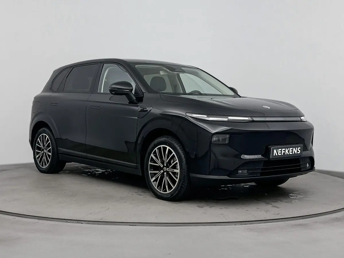 Design EV 18.8 kWh Panoramadak | Stoel/Stuur Verwarming | Navigatie | Camera | Carplay | 18" lichtmetalen velgen | Elektrische achterklep