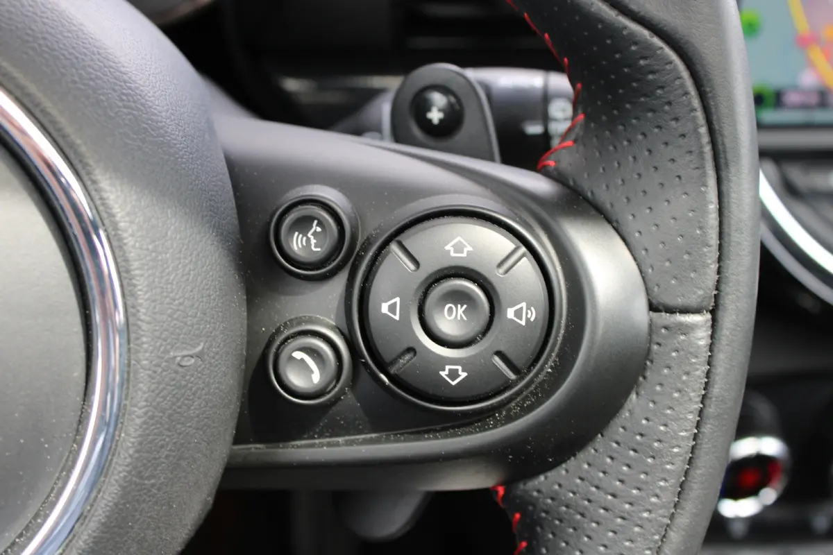 2.0 JCW 306pk ALL4 Thunder Pack | Automaat | Navigatie | Panorama/schuifdak | H&K | Verlaagd | Camera | Stoelverwarming |