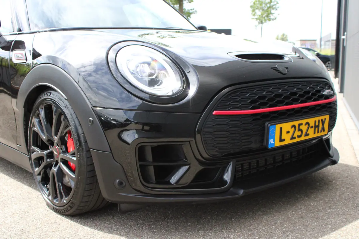 2.0 JCW 306pk ALL4 Thunder Pack | Automaat | Navigatie | Panorama/schuifdak | H&K | Verlaagd | Camera | Stoelverwarming |