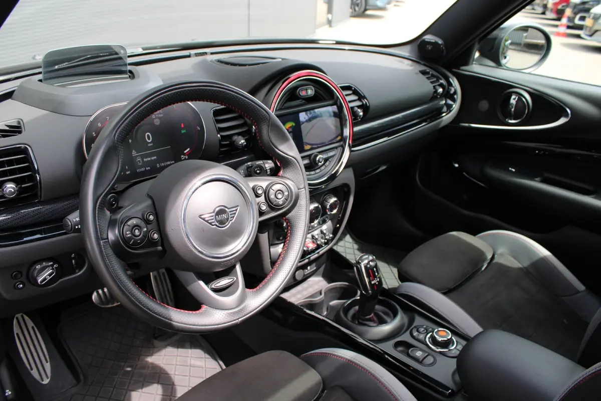 2.0 JCW 306pk ALL4 Thunder Pack | Automaat | Navigatie | Panorama/schuifdak | H&K | Verlaagd | Camera | Stoelverwarming |