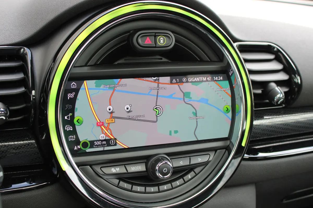 2.0 JCW 306pk ALL4 Thunder Pack | Automaat | Navigatie | Panorama/schuifdak | H&K | Verlaagd | Camera | Stoelverwarming |