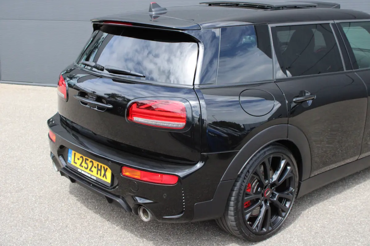 2.0 JCW 306pk ALL4 Thunder Pack | Automaat | Navigatie | Panorama/schuifdak | H&K | Verlaagd | Camera | Stoelverwarming |