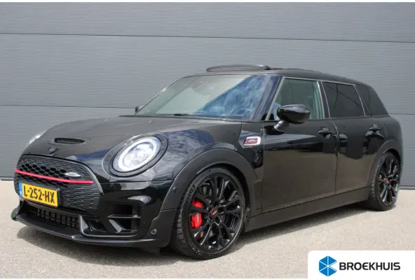 2.0 JCW 306pk ALL4 Thunder Pack | Automaat | Navigatie | Panorama/schuifdak | H&K | Verlaagd | Camera | Stoelverwarming |