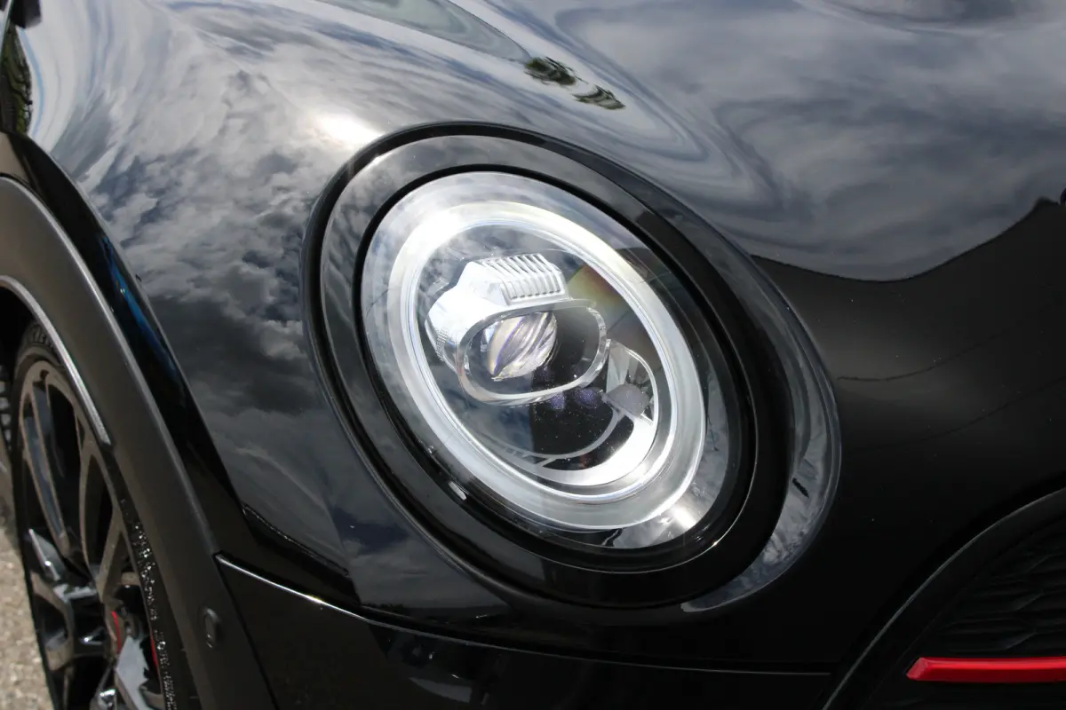 2.0 JCW 306pk ALL4 Thunder Pack | Automaat | Navigatie | Panorama/schuifdak | H&K | Verlaagd | Camera | Stoelverwarming |
