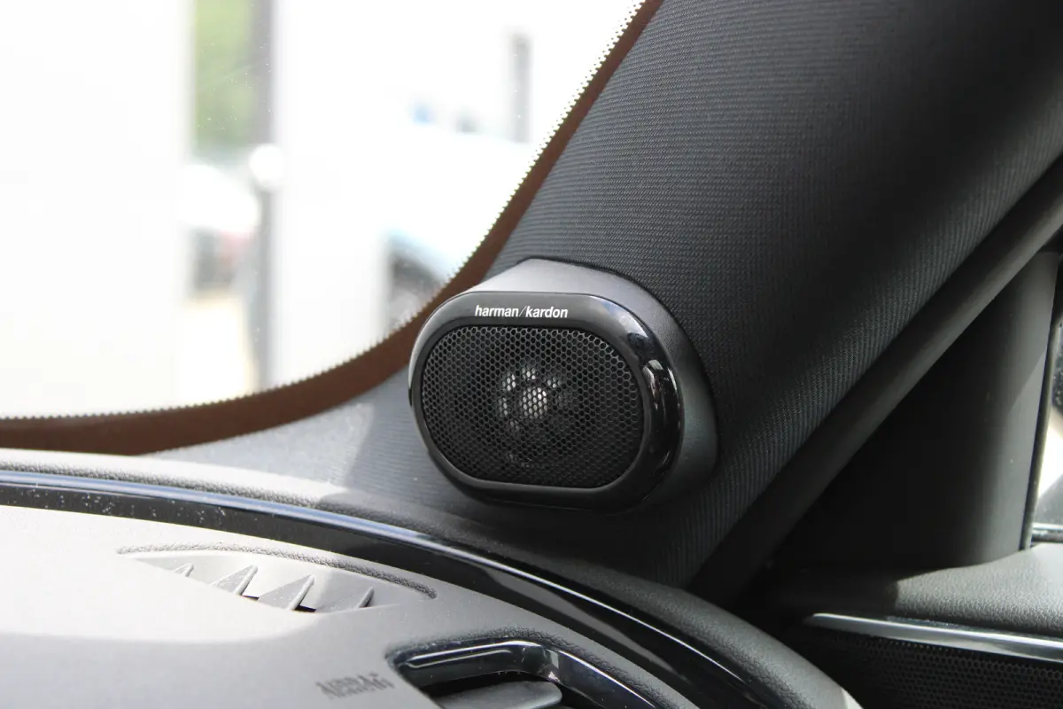 2.0 JCW 306pk ALL4 Thunder Pack | Automaat | Navigatie | Panorama/schuifdak | H&K | Verlaagd | Camera | Stoelverwarming |