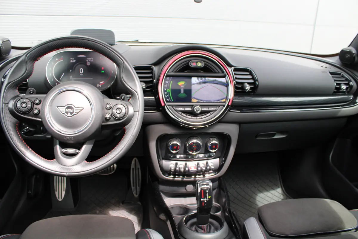 2.0 JCW 306pk ALL4 Thunder Pack | Automaat | Navigatie | Panorama/schuifdak | H&K | Verlaagd | Camera | Stoelverwarming |