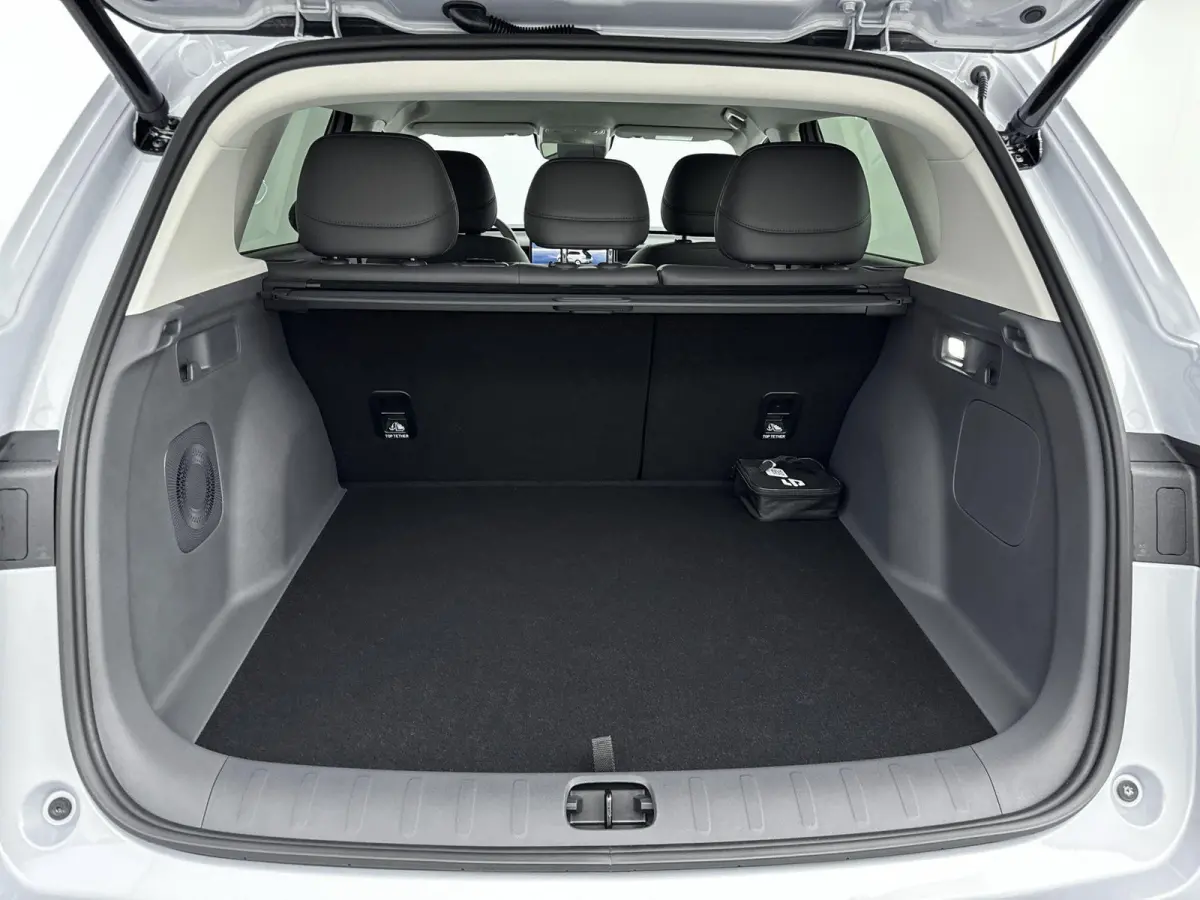 Design ProMax 67.1 kWh Lederen Bekleding | Stoel en stuurwiel verwarming | Stoelventilatie | Panoramadak | Camera | Navigatie | Meerdere Kleuren op voorraad