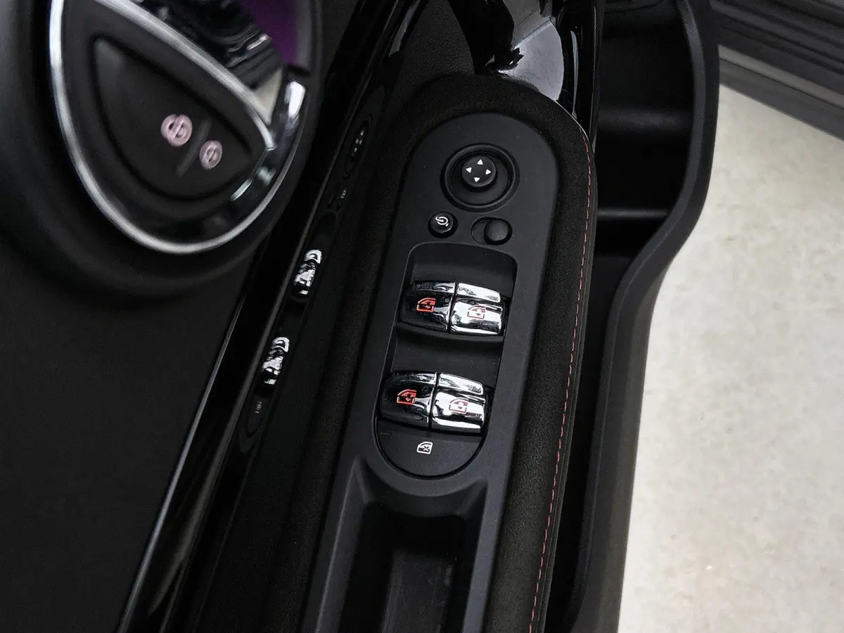 2.0 John Cooper Works ALL4 Chili | PANORAMADAK | HEAD-UP | HARMAN KARDON | ACHTERUITRIJCAMERA | STOELVERWARMING | CLIMATE CONTROL |