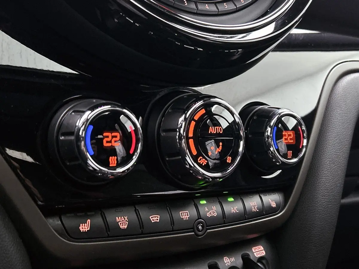 2.0 John Cooper Works ALL4 Chili | PANORAMADAK | HEAD-UP | HARMAN KARDON | ACHTERUITRIJCAMERA | STOELVERWARMING | CLIMATE CONTROL |