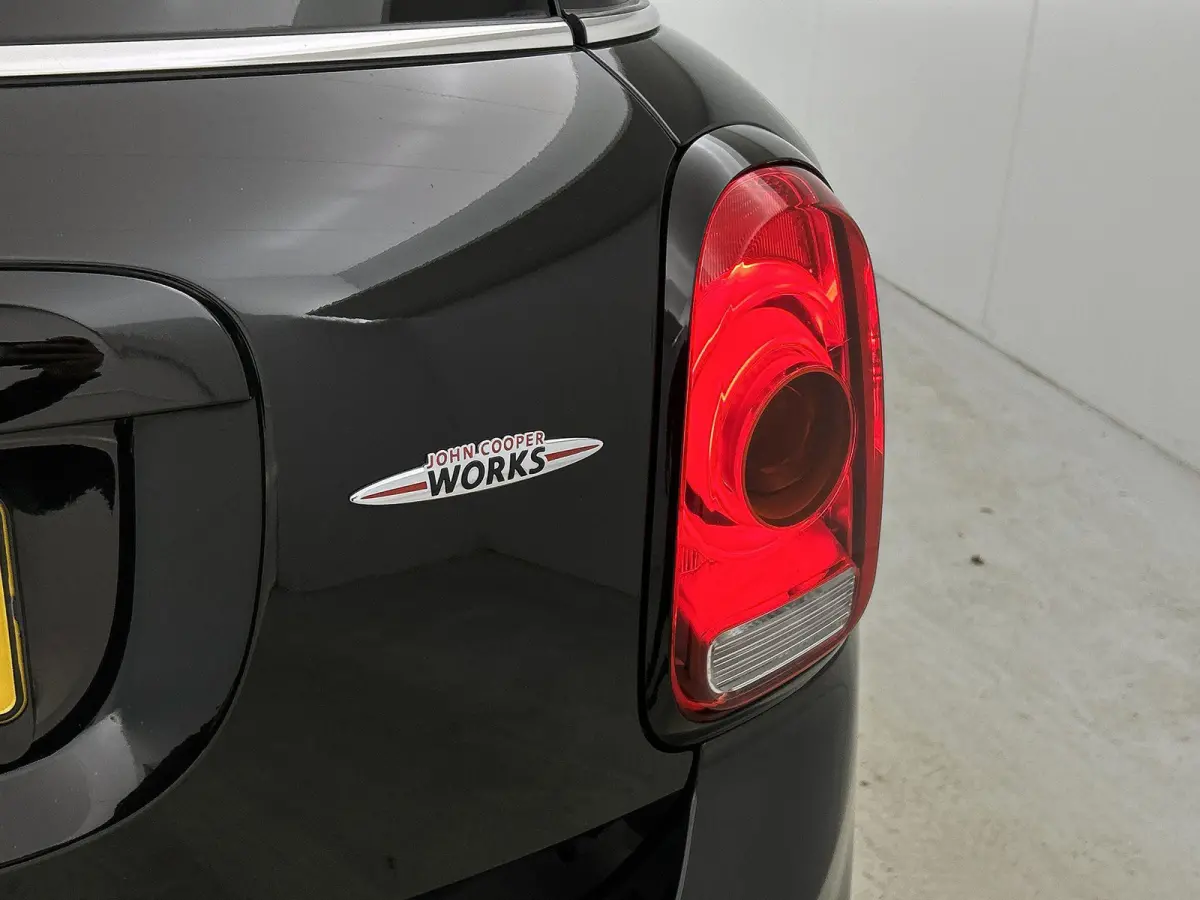 2.0 John Cooper Works ALL4 Chili | PANORAMADAK | HEAD-UP | HARMAN KARDON | ACHTERUITRIJCAMERA | STOELVERWARMING | CLIMATE CONTROL |