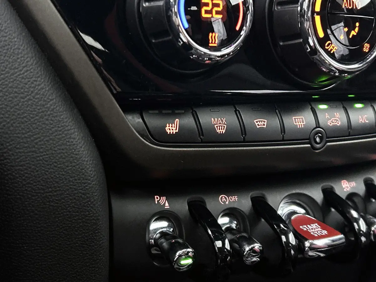 2.0 John Cooper Works ALL4 Chili | PANORAMADAK | HEAD-UP | HARMAN KARDON | ACHTERUITRIJCAMERA | STOELVERWARMING | CLIMATE CONTROL |