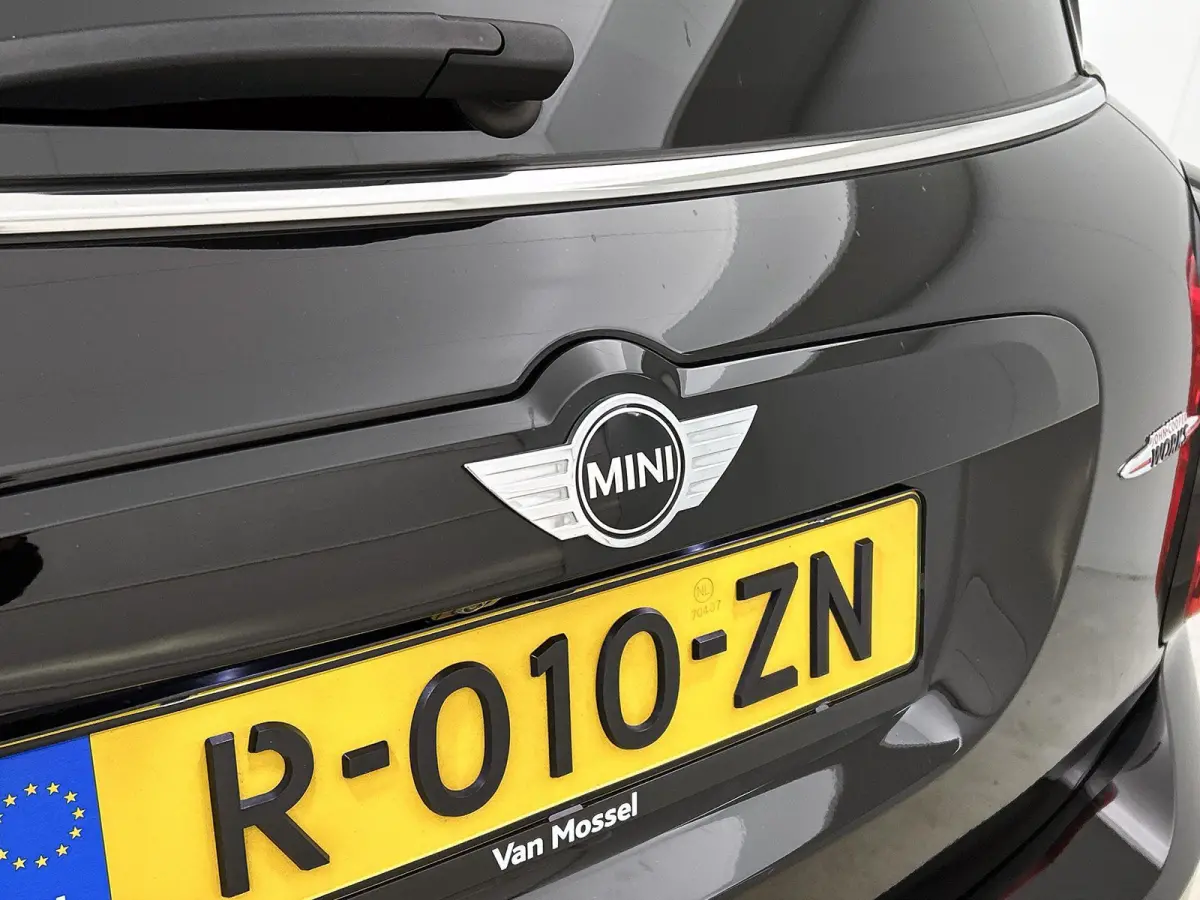 2.0 John Cooper Works ALL4 Chili | PANORAMADAK | HEAD-UP | HARMAN KARDON | ACHTERUITRIJCAMERA | STOELVERWARMING | CLIMATE CONTROL |