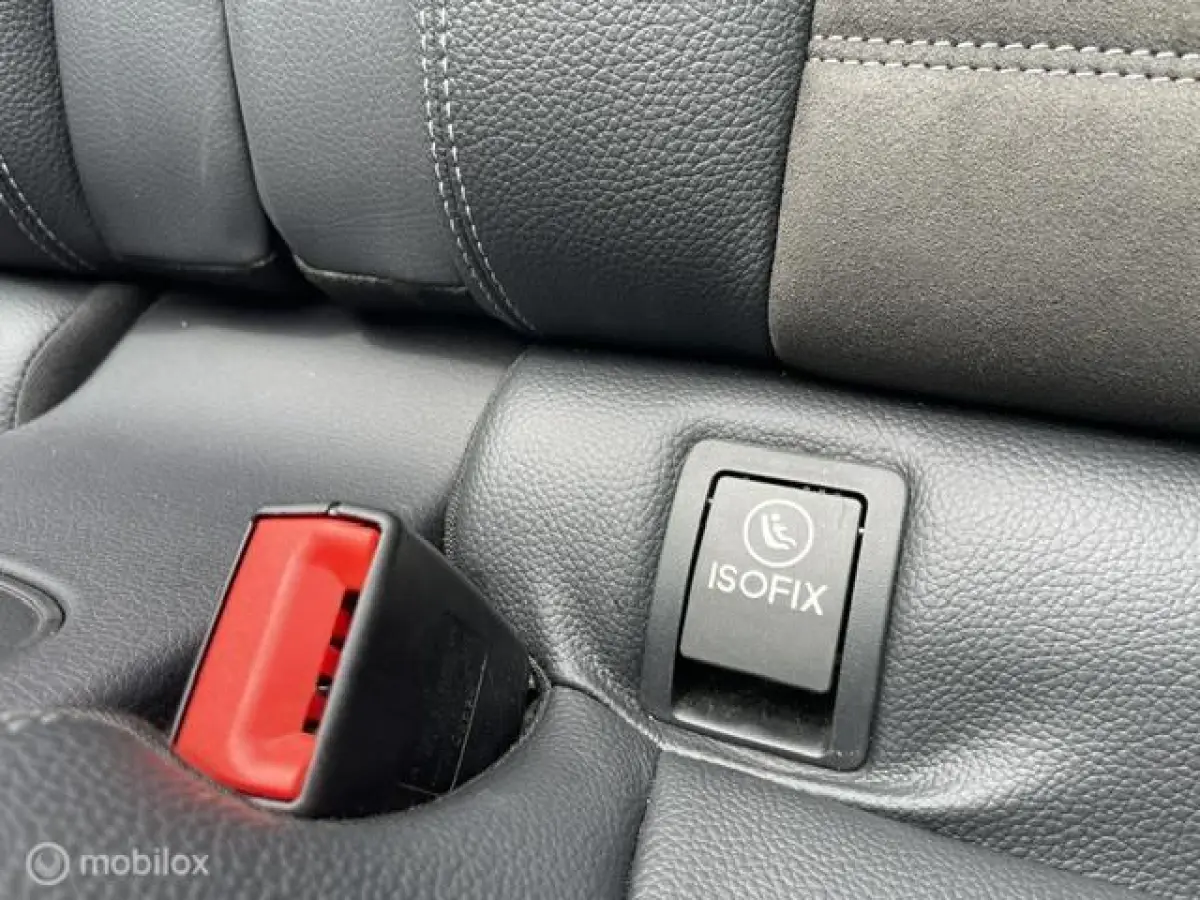 180 Premium Plus Stoel/Nekverw. AMG