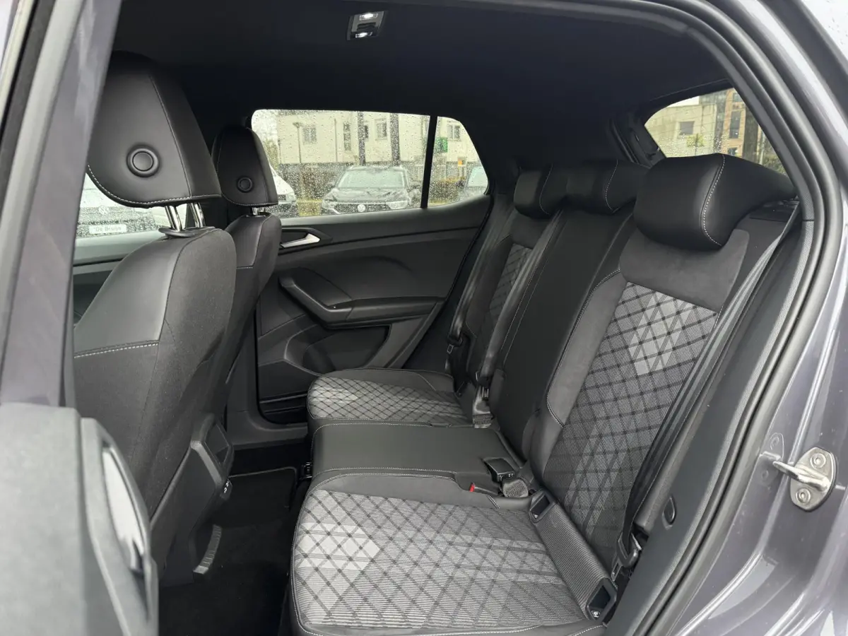 1.5 TSI 150pk DSG R-Line (Camera,Virtual,Keyless,IQ,Acc)