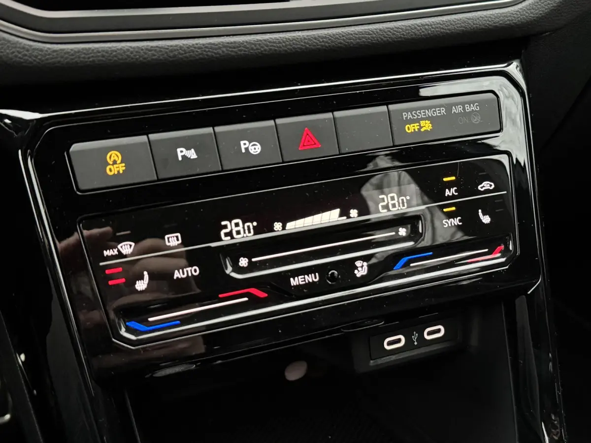 1.5 TSI 150pk DSG R-Line (Camera,Virtual,Keyless,IQ,Acc)