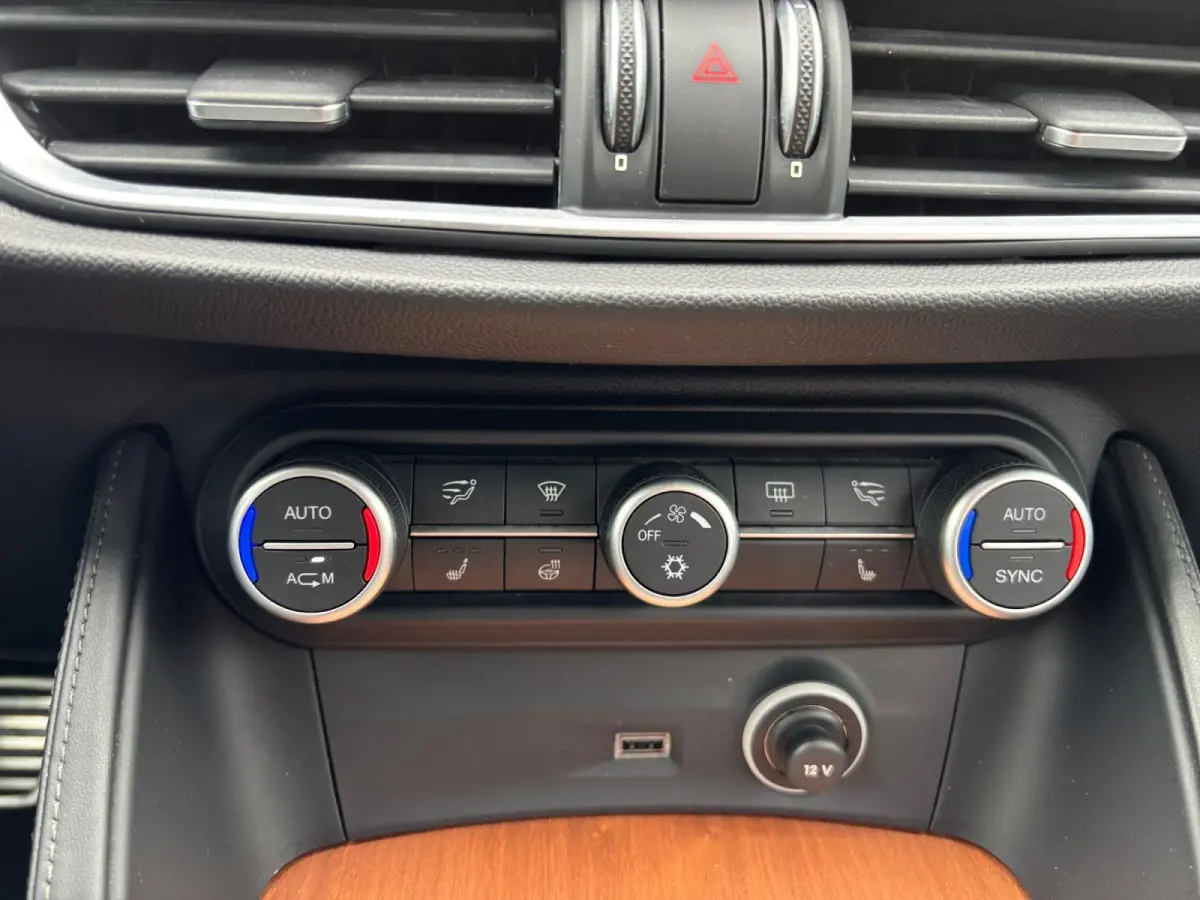 2.0 T AWD First Edition ✅ Xenon ✅ Leder ✅ Trekhaak