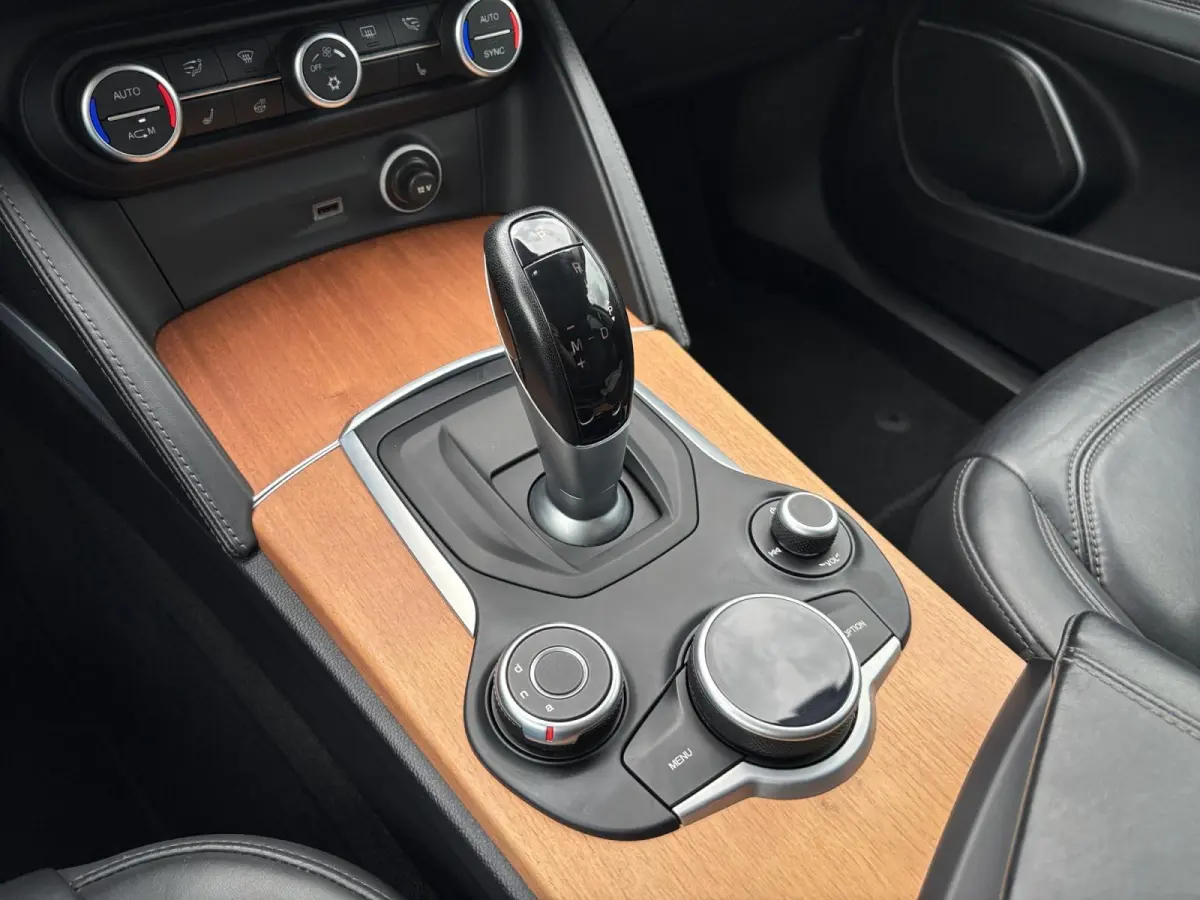 2.0 T AWD First Edition ✅ Xenon ✅ Leder ✅ Trekhaak