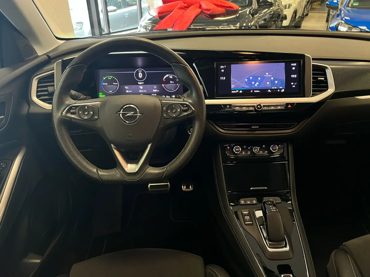 1.6 Turbo Plug-In Hybrid 4x4 GSe / 300PK / Alcantara /