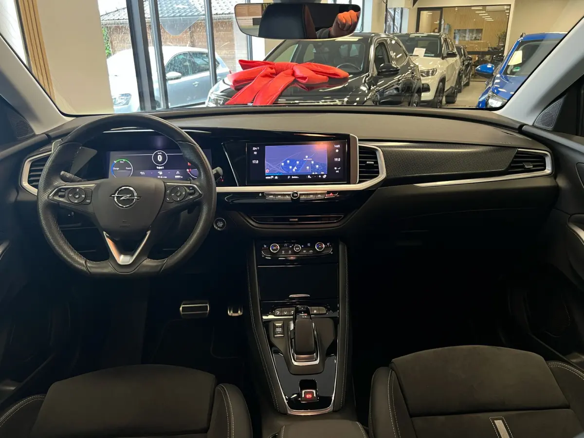 1.6 Turbo Plug-In Hybrid 4x4 GSe / 300PK / Alcantara /