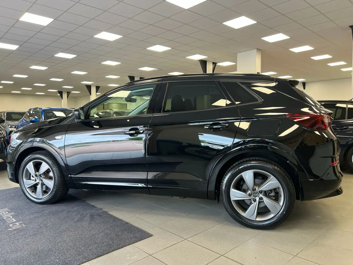1.6 Turbo Plug-In Hybrid 4x4 GSe / 300PK / Alcantara /